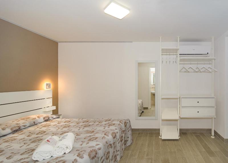Superior Double or Twin Room with Garden View image 1