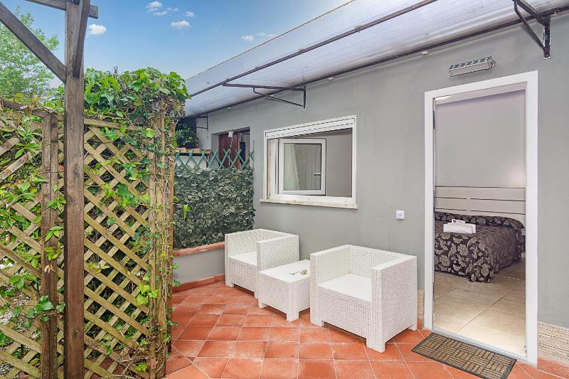 Superior Double or Twin Room with Garden View image 2