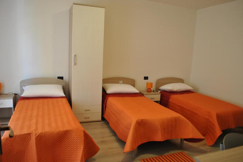 Triple Room with Terrace image 2