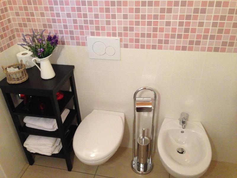 Double Room image 3