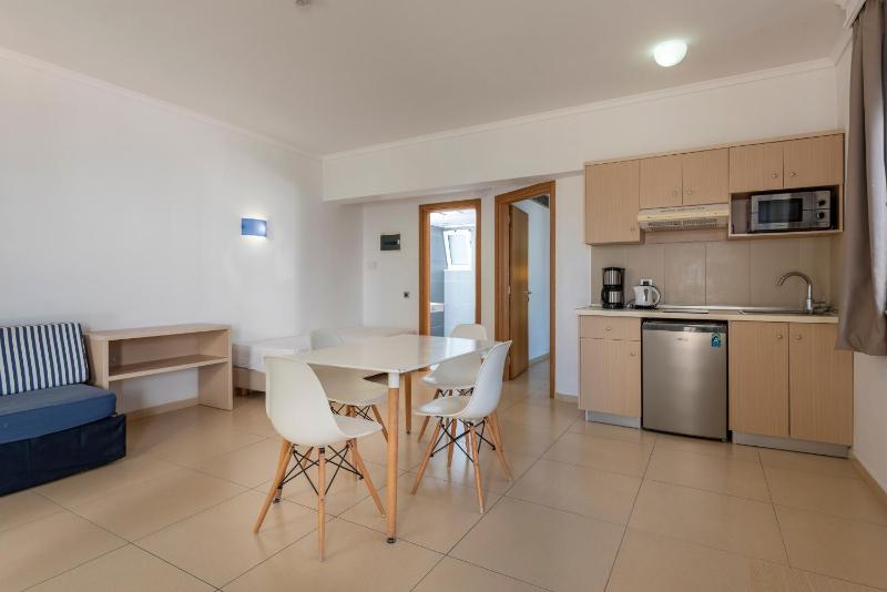 One-Bedroom Apartment image 4