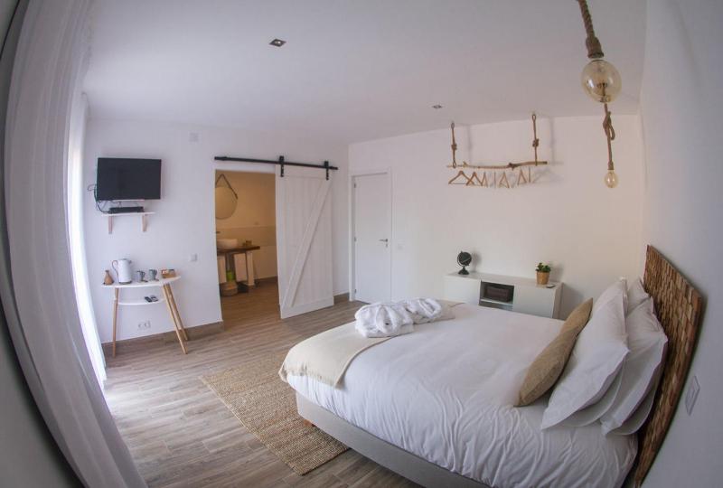 Deluxe Double Room image 1