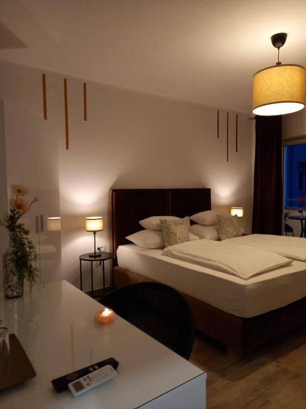 Deluxe Double Room with Balcony and Sea View image 4