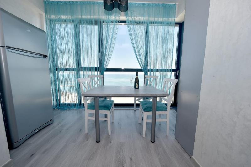 Turquoise by the sea - image 5