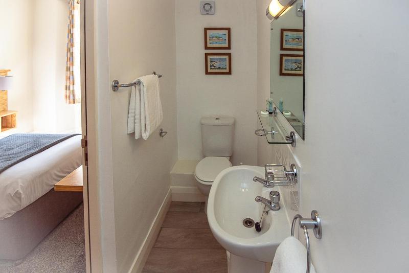 Single Room image 2