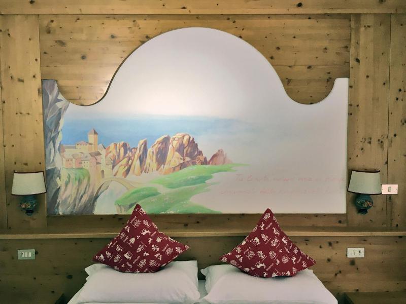 Double or Twin Room image 3