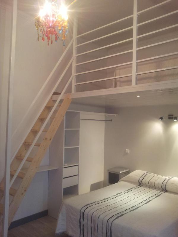 Triple Room Mezzanine with Balcony and Courtyard View image 3