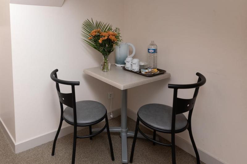 Family Room (2 Adults + 2 Children) image 4