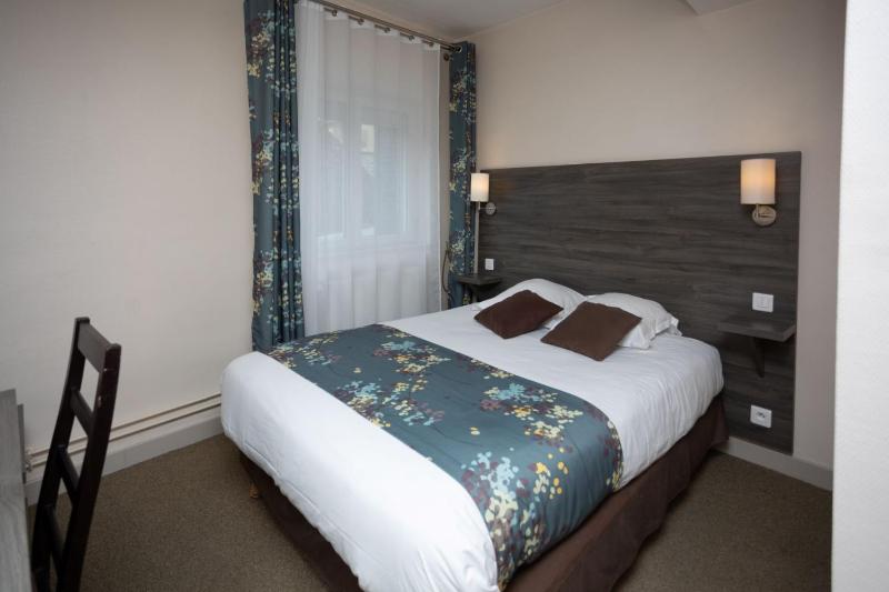 Double Room image 3