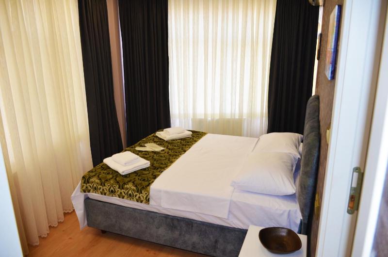 Double or Twin Room image 2