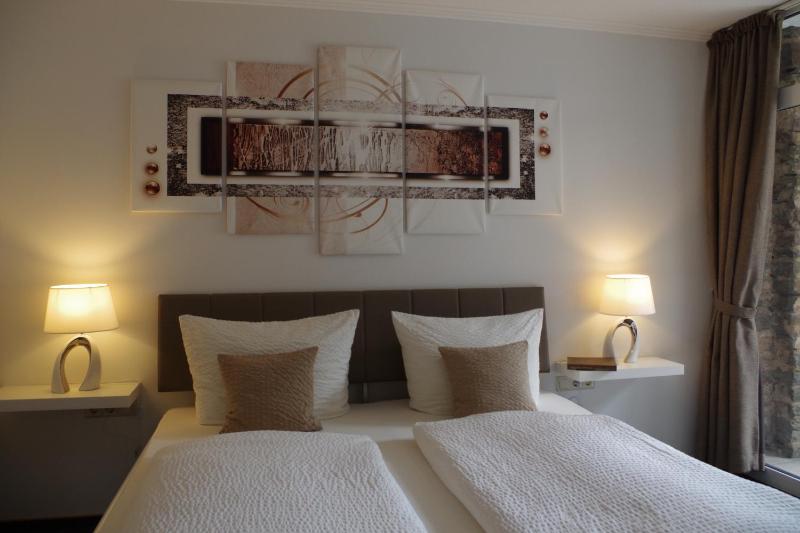 Double Room with Balcony image 4