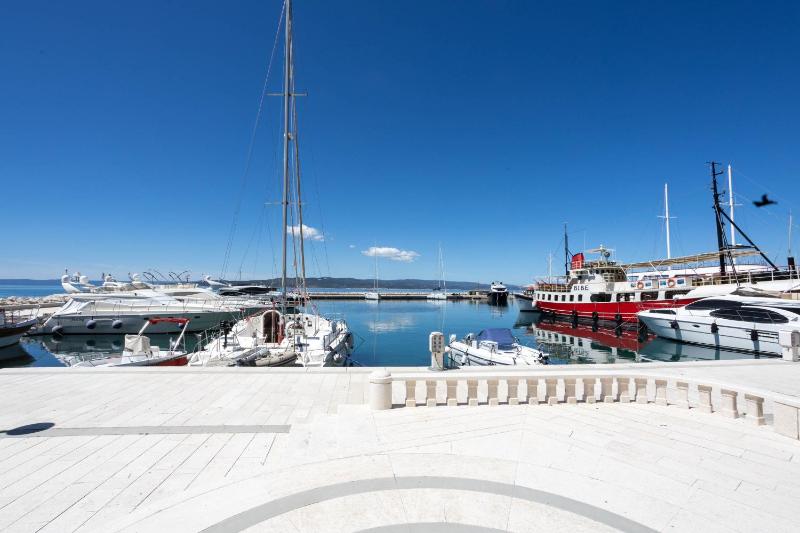 Apartments LORYON PROMENADEBEACH NIKOLINAWIFIPARKING - image 25