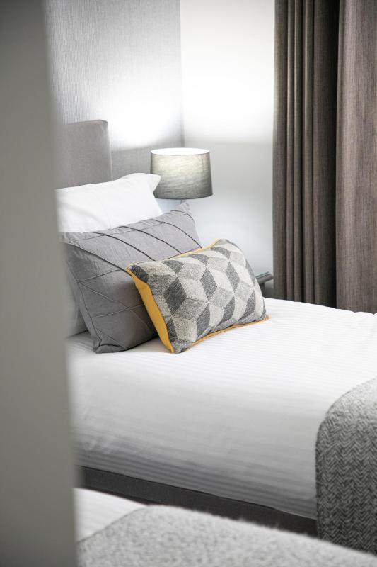 Standard Twin Room image 3