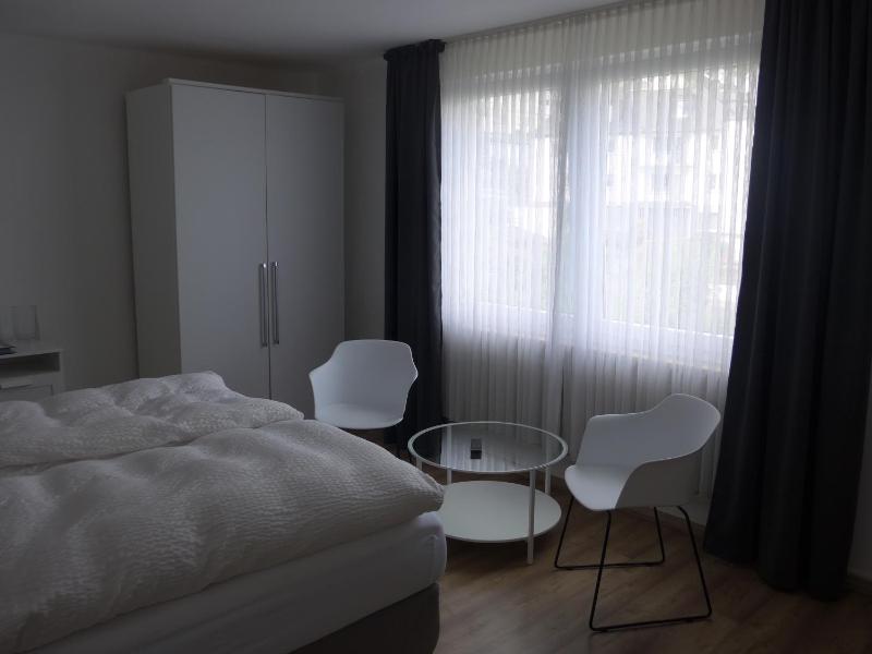 Apartment 4 with 1 Bedroom, Kitchen and Balcony image 1