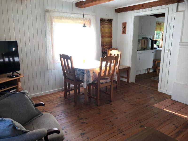 One-Bedroom Cottage image 2