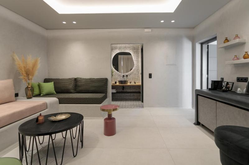 One-Bedroom Suite image 1