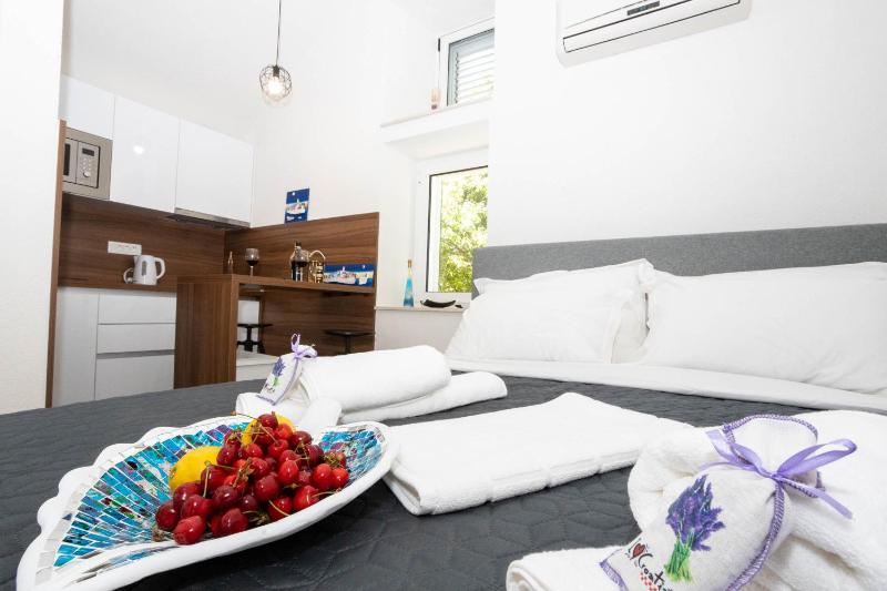 Apartments LORYON PROMENADEBEACH NIKOLINAWIFIPARKING - image 23