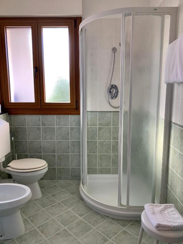 Triple Room with Balcony image 2