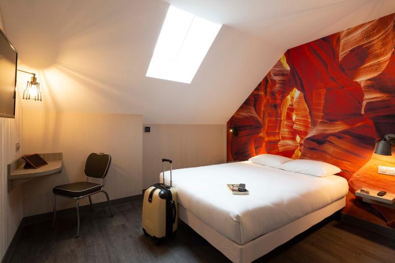 Double Room image 4