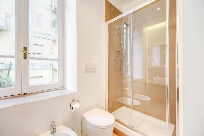 Quadruple Room image 3