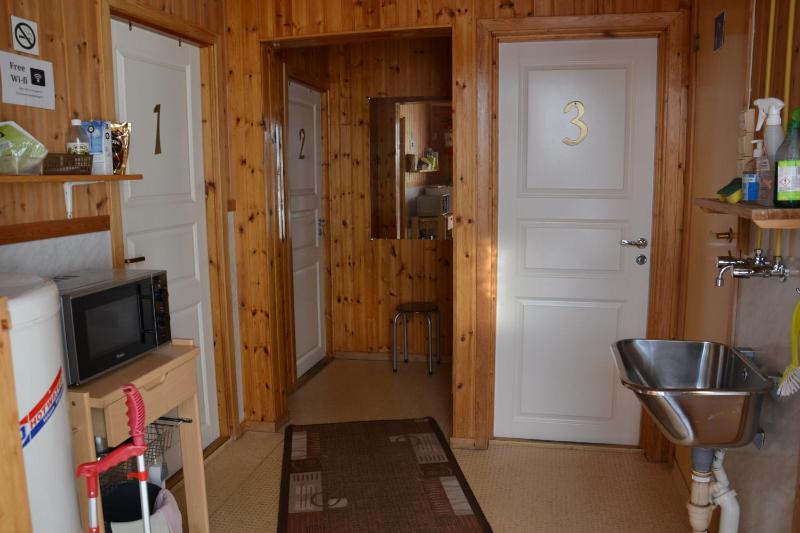 Economy Quadruple Room with Shared Bathroom image 3