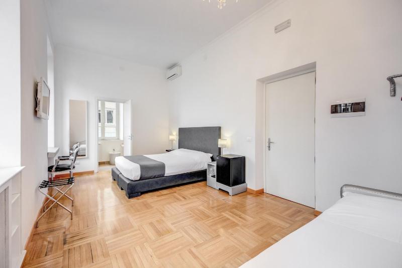 Triple Room image 4