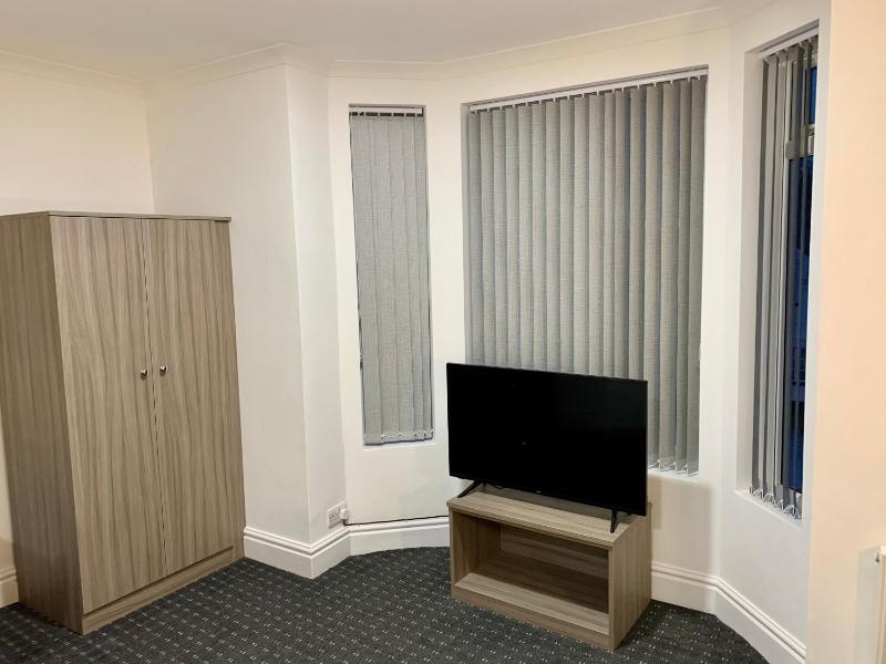 Standard Family Room image 2