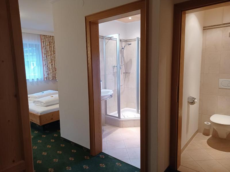 Family Junior Suite (2 Adults + 2 Children) image 2