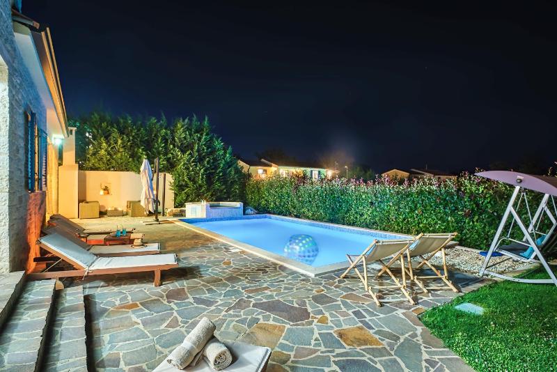 Deluxe Villa image 4