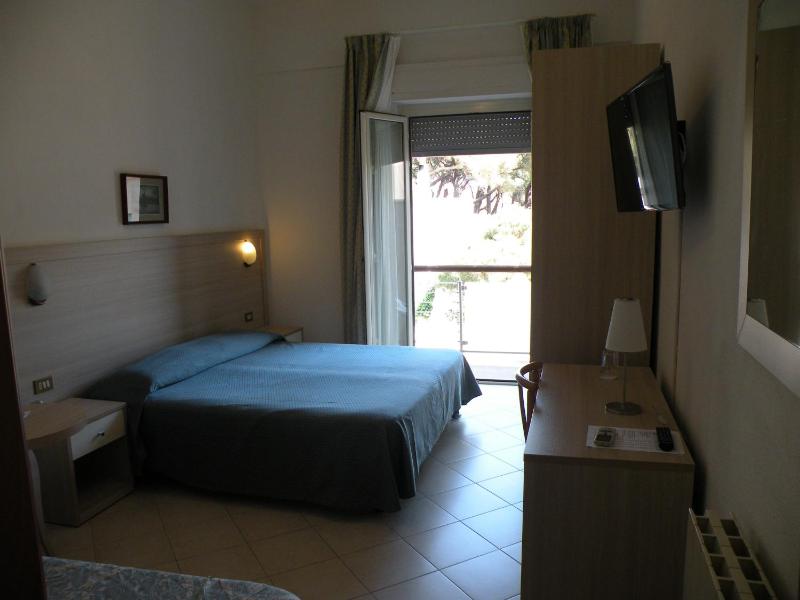 Double or Twin Room with City View image 1