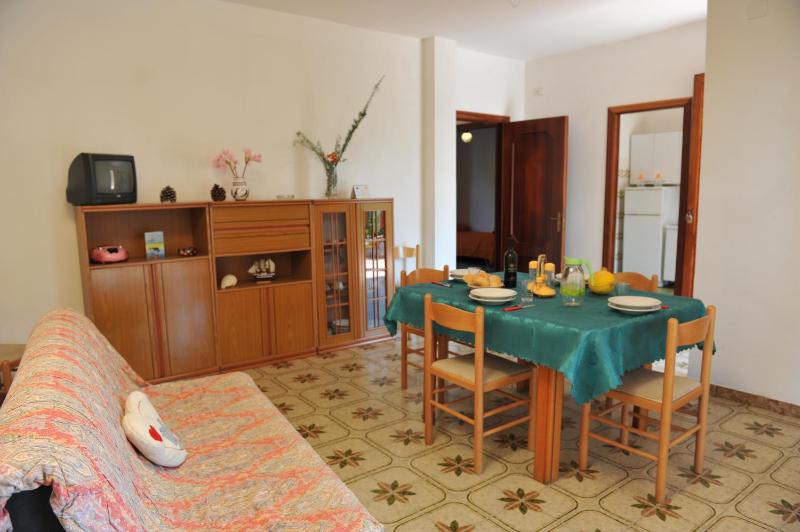Two-Bedroom Apartment (6 adults) Summer Special Package image 3