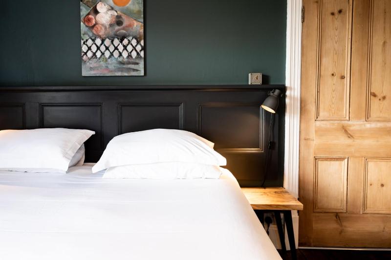 Deluxe Double or Twin Room with Garden View image 1