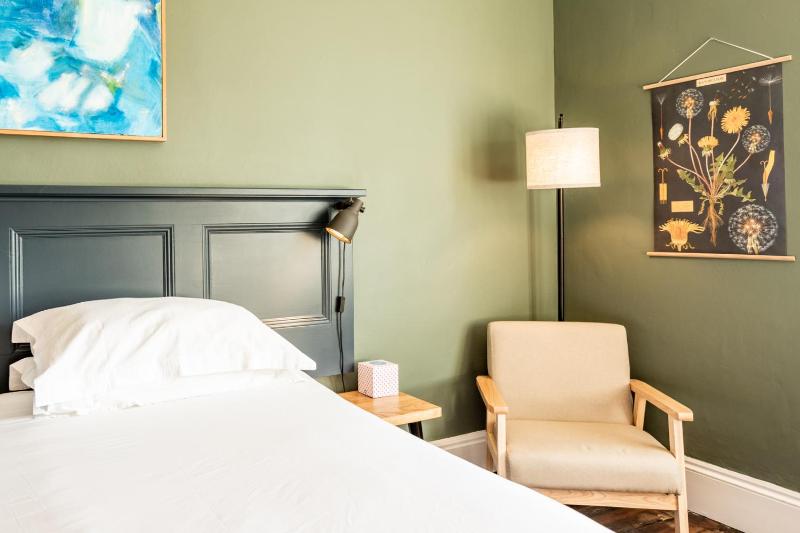 Deluxe Double or Twin Room with Garden View image 4