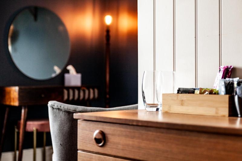 Deluxe Double or Twin Room with Sea View image 2