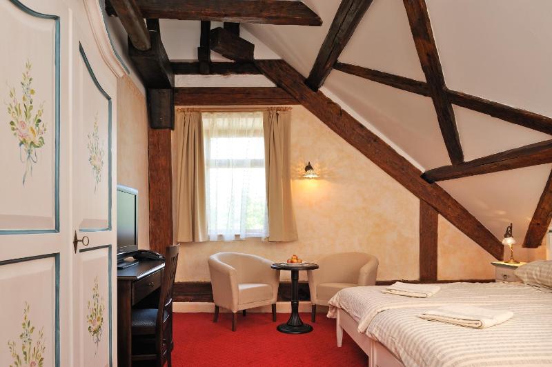 Double Room image 3