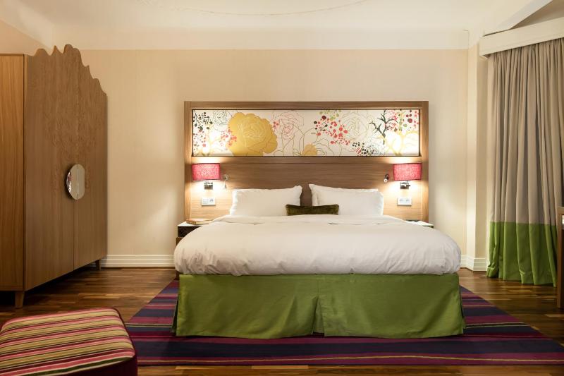 Deluxe Room image 4