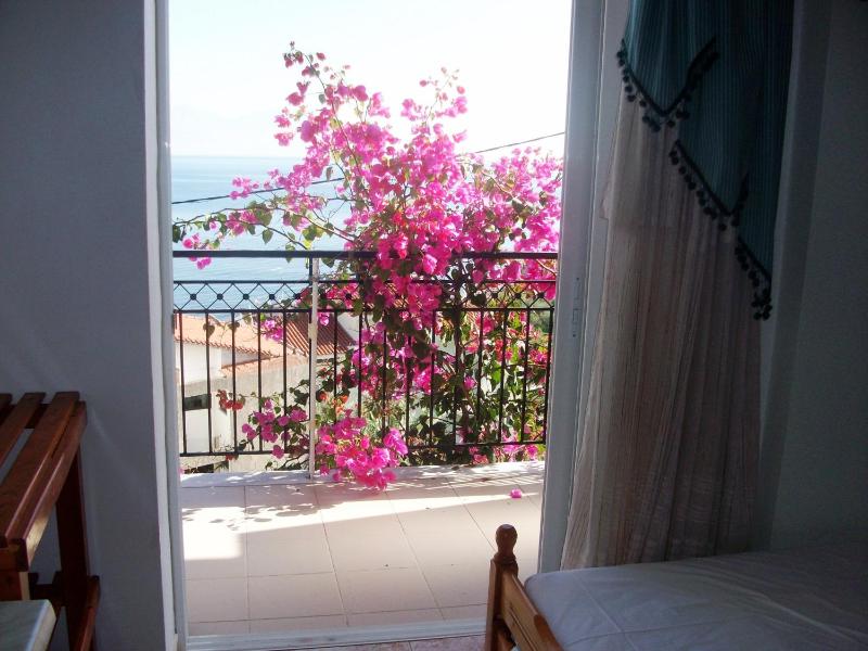 Studio with Sea View image 2