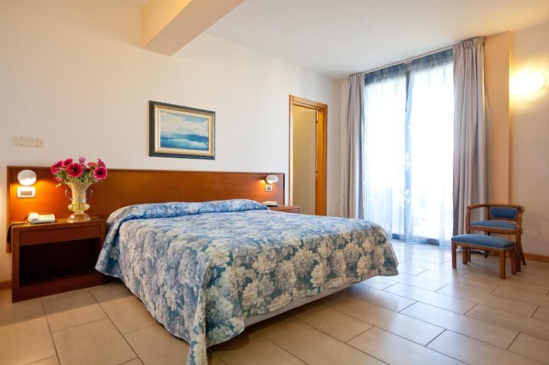 Hotel Idania - image 5