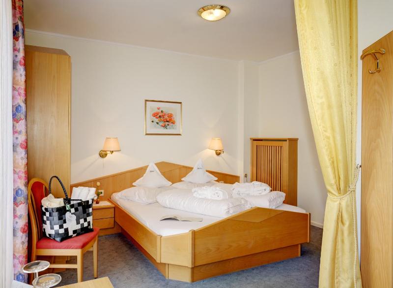 Standard Double Room image 1