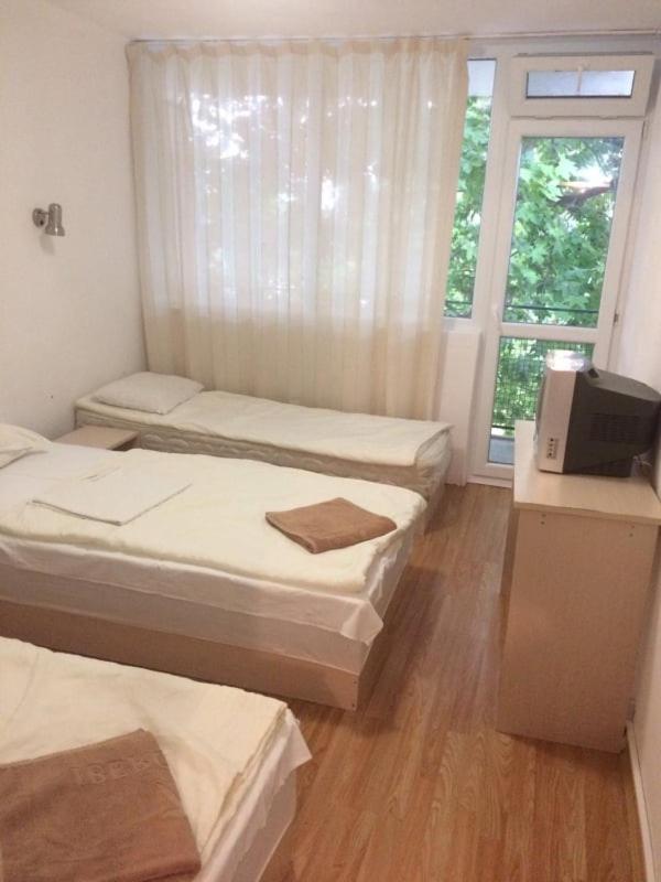 Twin Room with Balcony image 1
