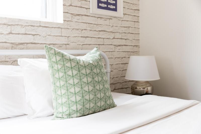 Queen Room - Non-Smoking