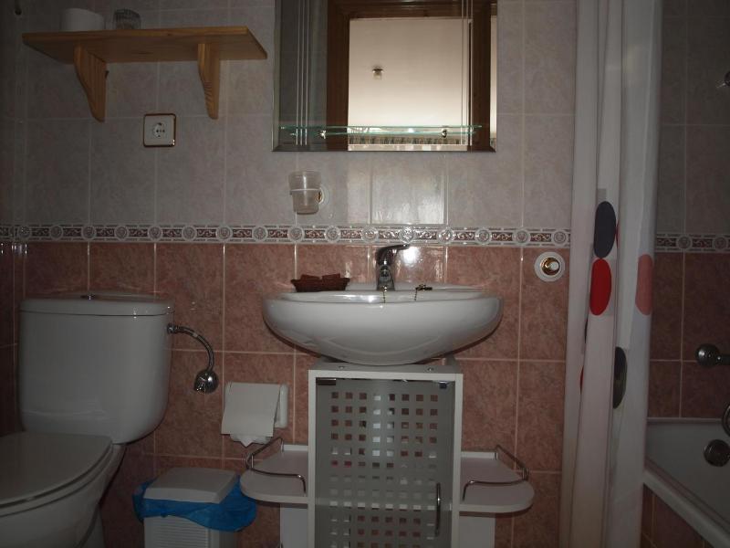 Standard Double Room image 2