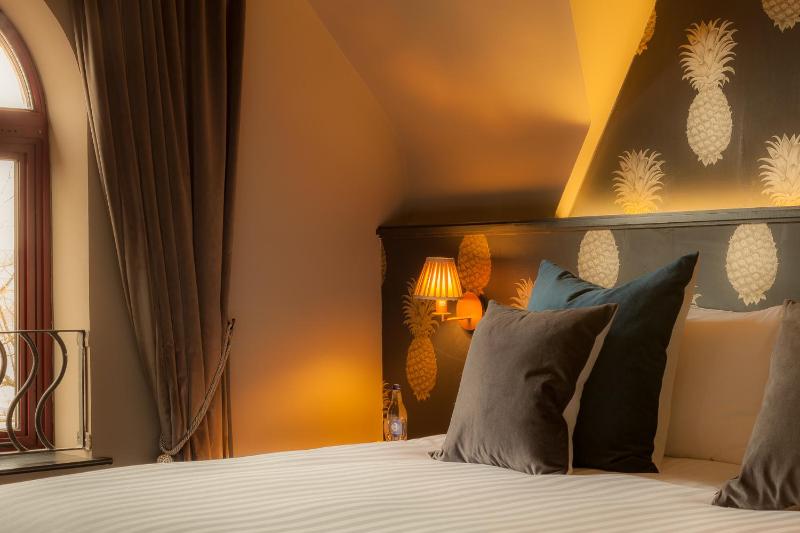 Standard Twin Room image 4
