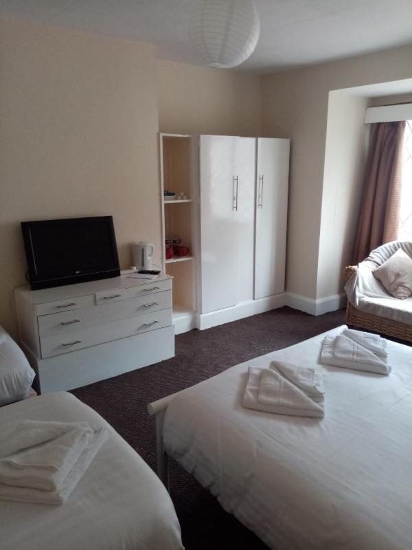Family Room image 1