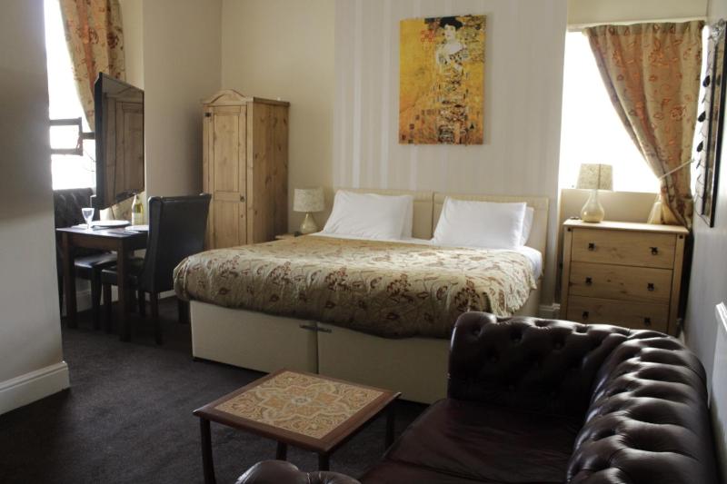 Little Orme Deluxe Double Room  image 1
