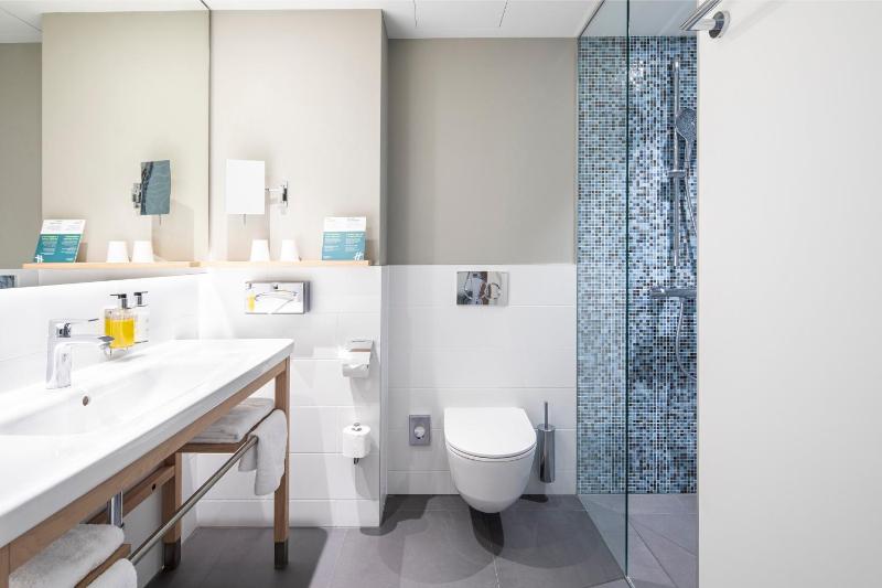 Premium Twin Room with River View image 3