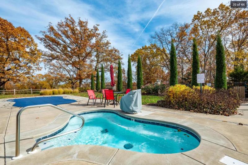 Six-Bedroom Holiday Home image 2