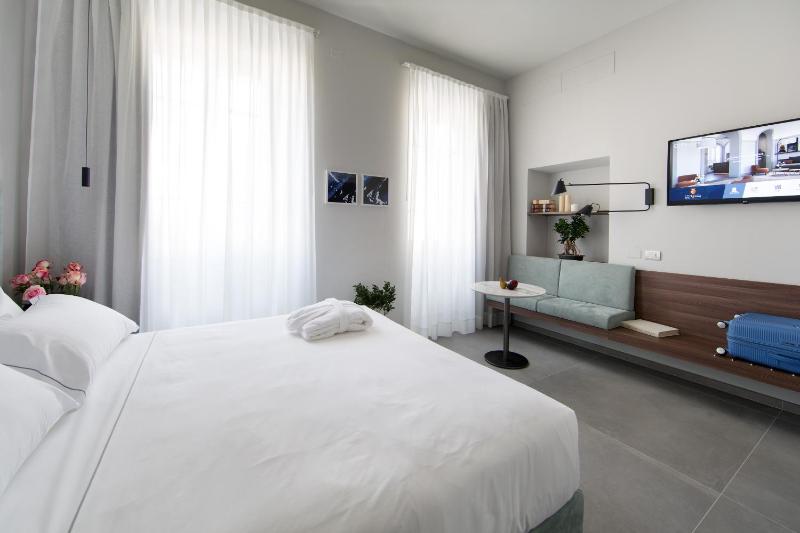 Deluxe Double or Twin Room image 1