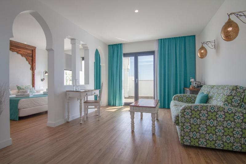 Junior Suite with Sea View image 4