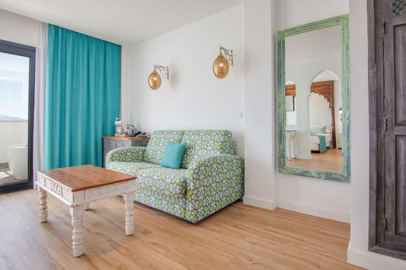 Junior Suite with Sea View image 3